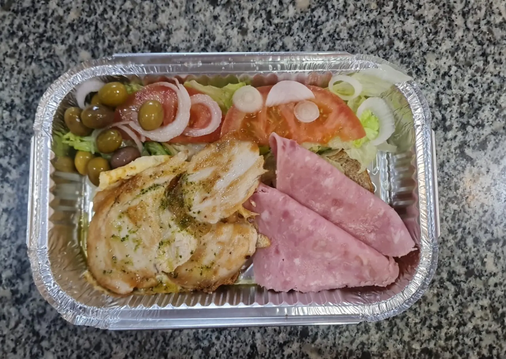 Ensalada de Pollo de Nicos